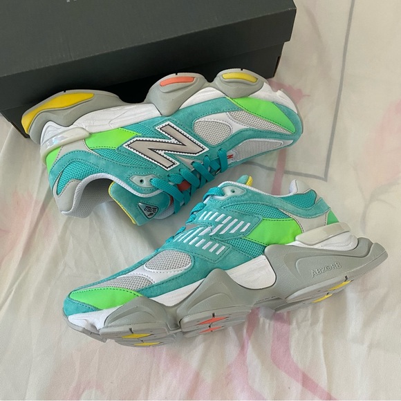 New Balance 9060 DTLR Exclusive Cyan Burst